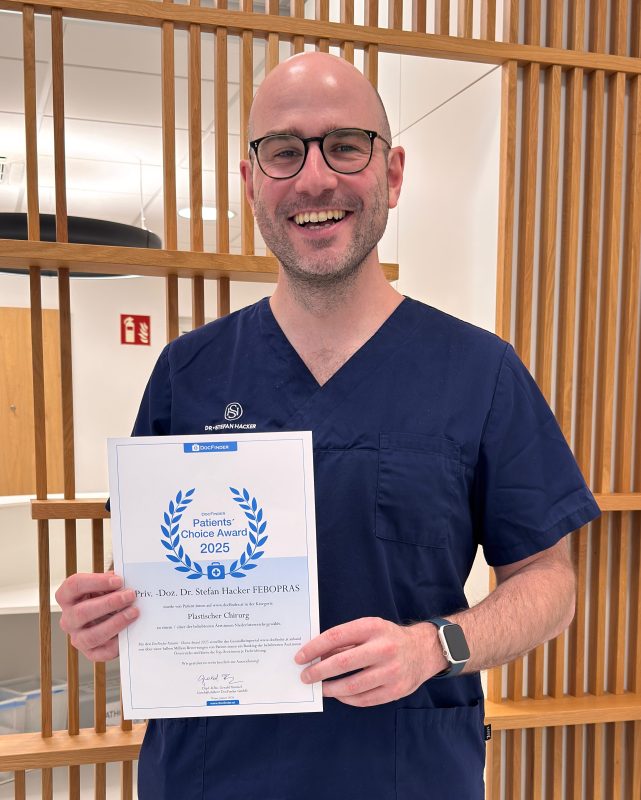 stefan_hacker_docfinder_award_beliebteste_plastische_chirurgen_2025