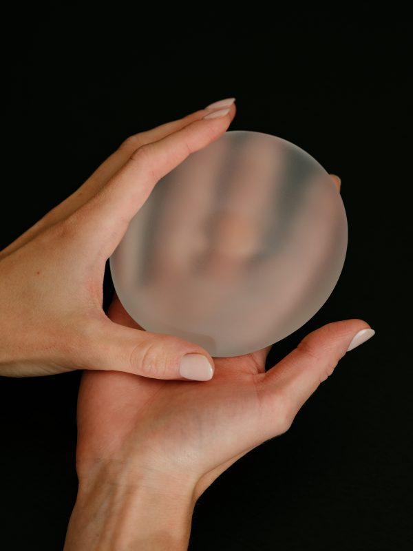 moderne-silikonimplantate-dr-stefan-hacker